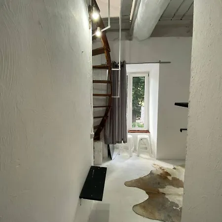 Bunina 37 Loft-2 Apartment